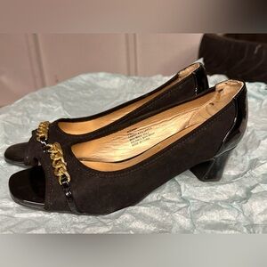 Karen Scott Womens Jerinna Dress Heels navy color Size 7 1/2 7.5